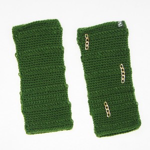 Knitted gloves