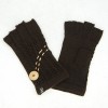 Knitted gloves