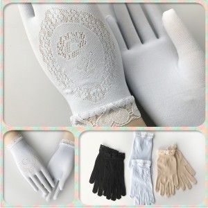 Lace gloves