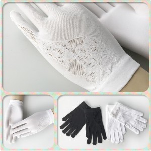 Lace gloves